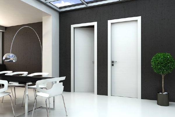 Cửa gỗ màu trắng MDF Laminate có kính